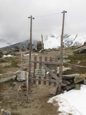 Tor in den Alpen